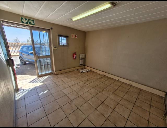 240M² FACTORY TO LET IN DRIEHOEK